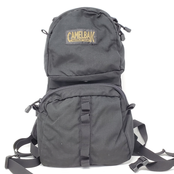 camelbak maximum gear hydration pack